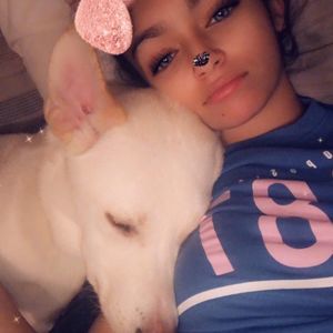 Meet your Posher, Riah